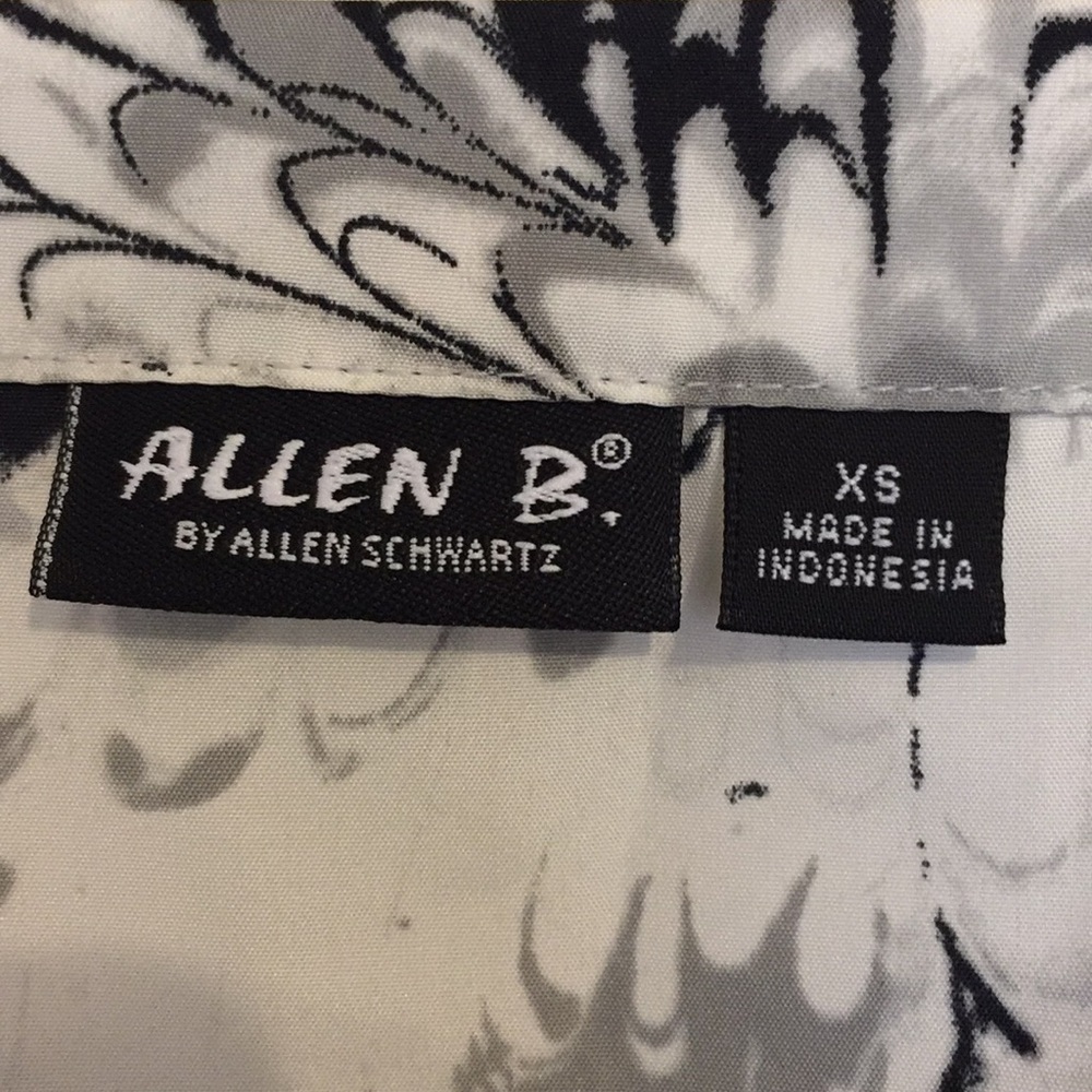 Allen B. Ruffle Top - Picture 4 of 5